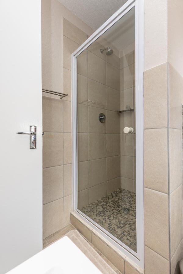 67 The Shades - Luxury Apartment In Umhlanga - Airconditioning Throughout And Inverter 다반 외부 사진